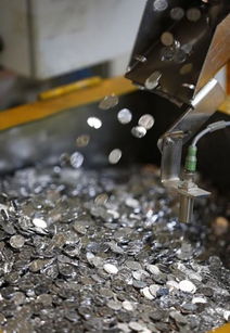 探访沈阳造币厂 女工被称 见钱最多的人